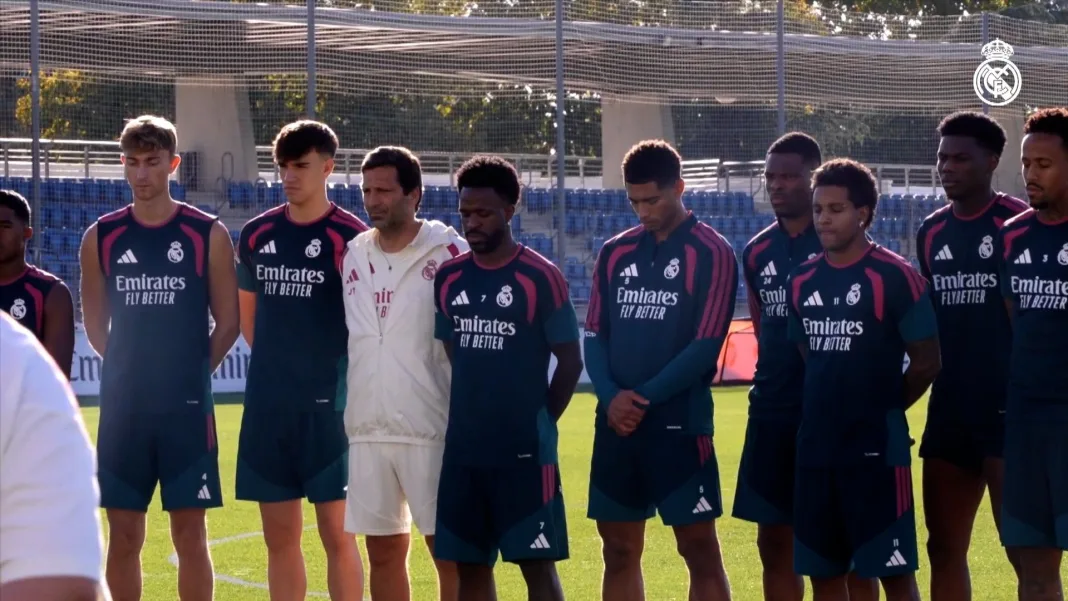 Real Madrid and FC Barcelona honour Spain train crash victims