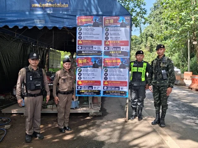 สภ.สังขละบุรีติดป้ายเตือนภัย 3 ด่านชายแดน 4 ภาษา เปิด 7 คำถามสกัดเหยื่อแก๊งสแกมเมอร์หลอกข้ามแดนทำงานเมียนมา