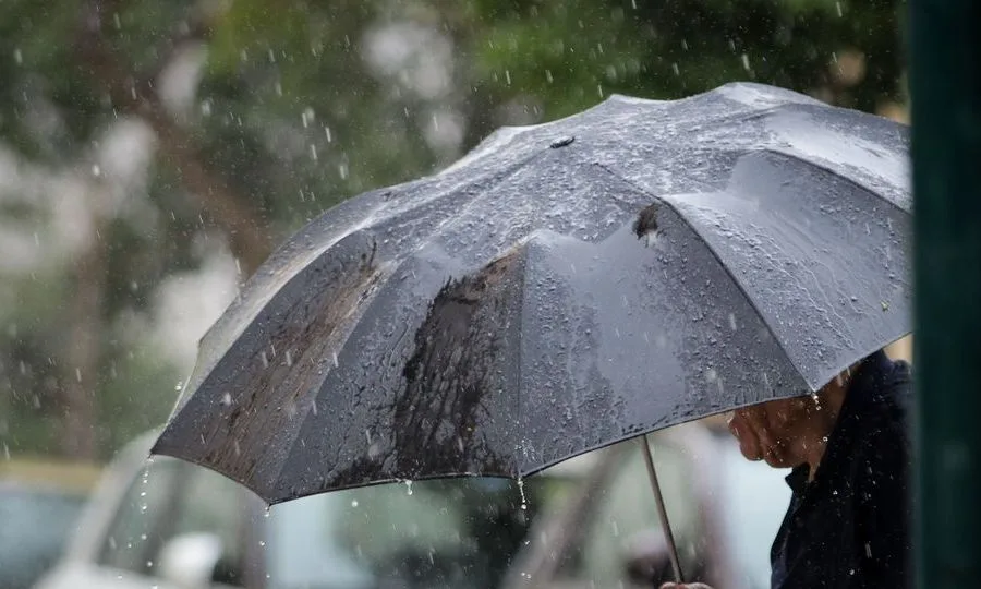 Πού αναμένονται βροχές και καταιγίδες το Σαββατοκύριακο – Έρχεται άνοδος της θερμοκρασίας