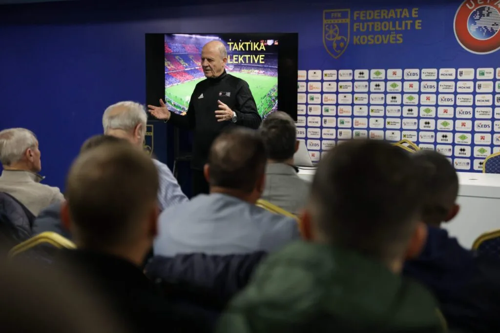 U mbajt seminari për trajnerët e futbollit me temën “Taktika-faza e mbrojtjes