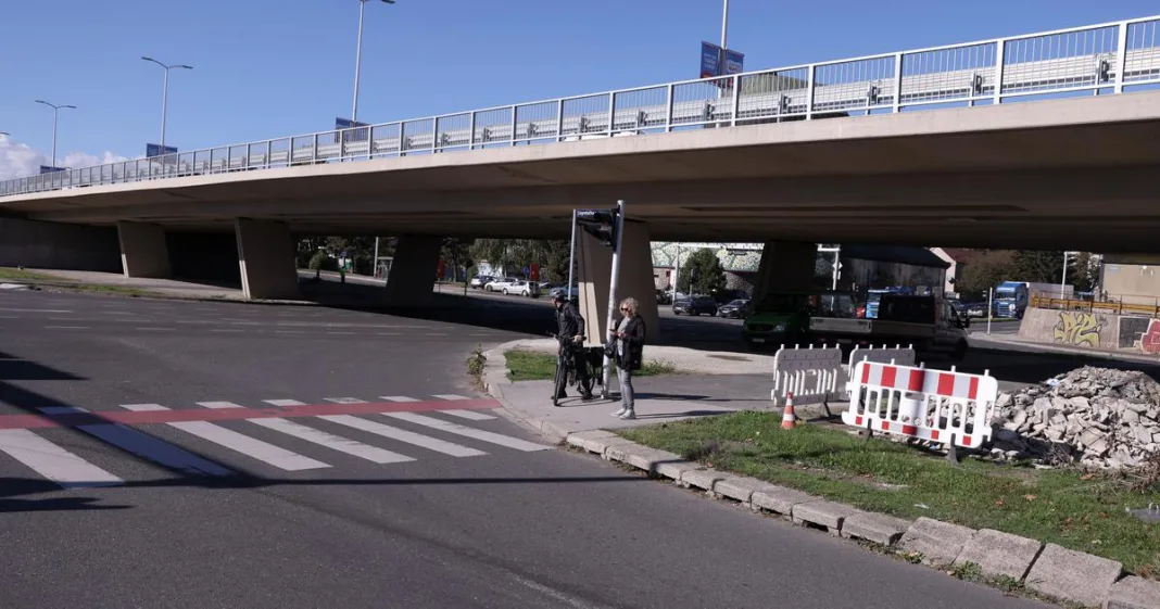 Nadvožnjak na križanju Zagrebačke i Selske otvoren za promet, iz Grada poslali upozorenje vozačima