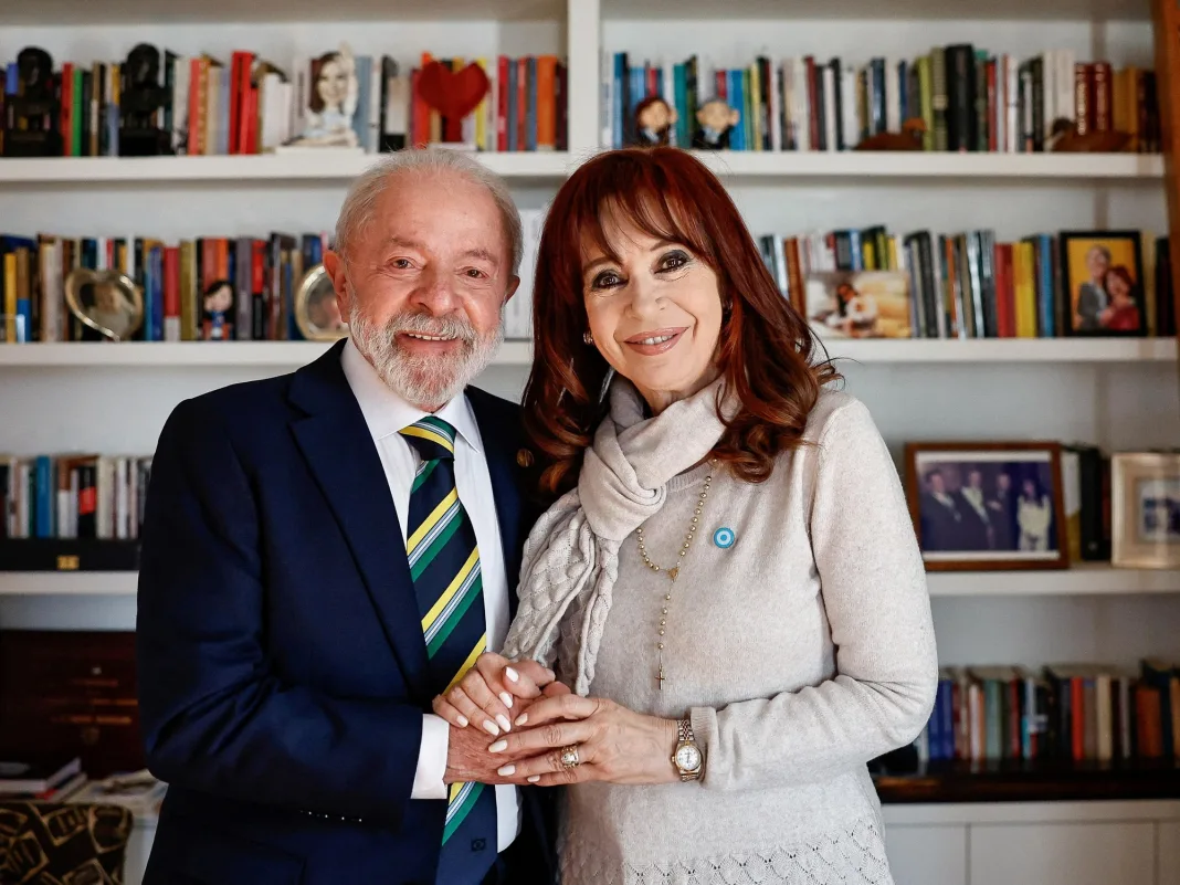 Cristina Kirchner saludó a Lula, comparó su triunfo con el 17 de octubre, y el kirchnerismo salió a celebrar