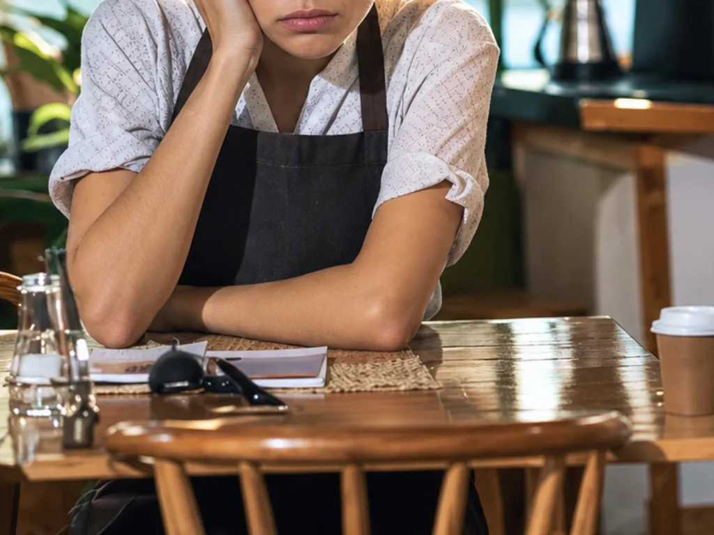 Más de la mitad de los restaurantes reporta menos clientes y considera reducir empleados u horarios