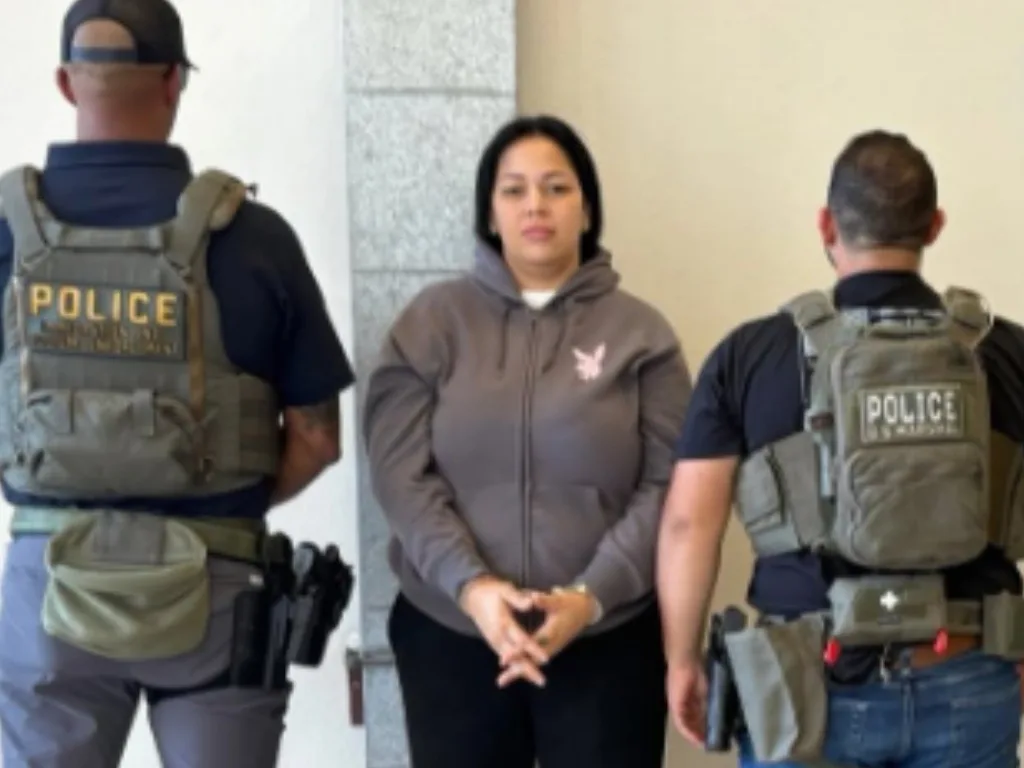 Arrestan en Puerto Rico a mujer buscada por Interpol y convicta por homicidio