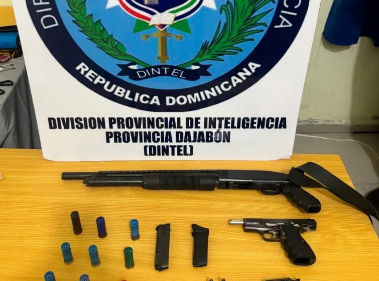 PN ocupa tres armas de fuego, municiones y un cargador durante allanamientos en Loma de Cabrera