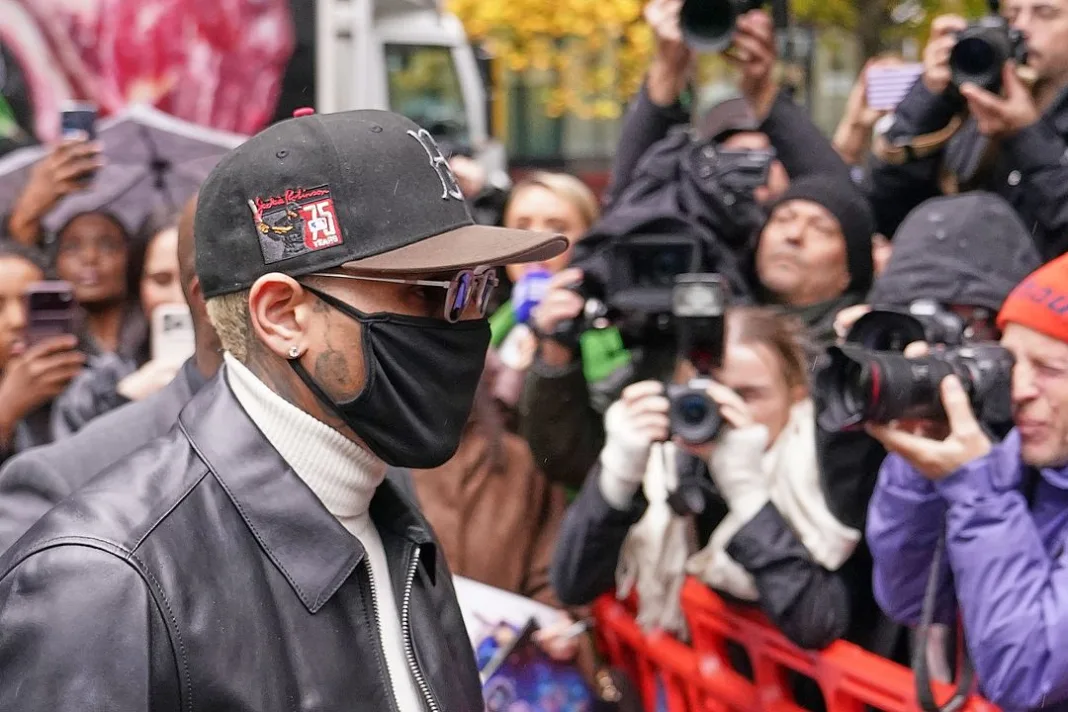 Chris Brown dømt til fengsel for vold i London – slipper å sone