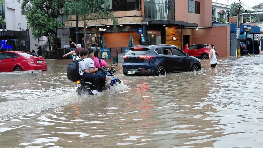 Se suspenden clases nocturnas por intensas lluvias: ¿qué podría ocurrir mañana?