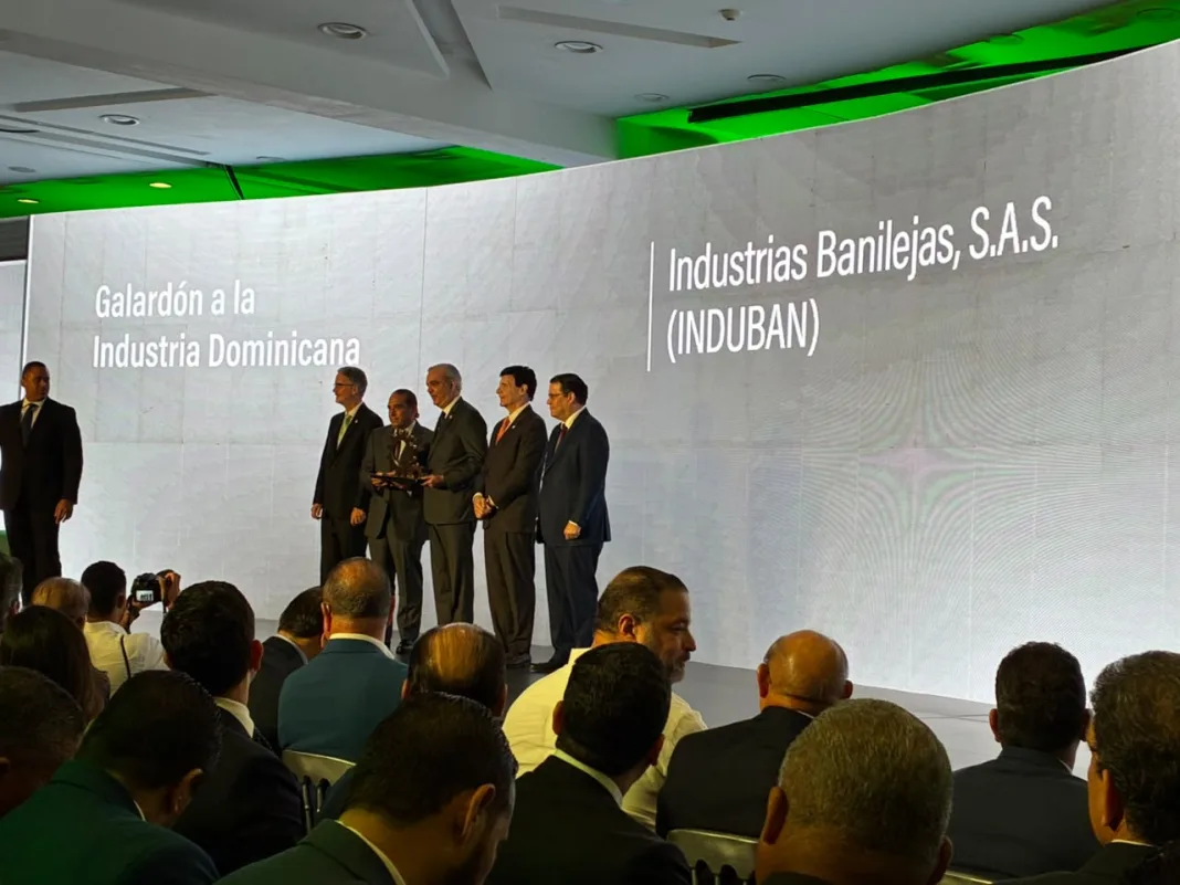 AIRD reconoce a Juan José Attias Hamna, INDUBAN y DIGEMAPS en los Galardones Industriales 2026