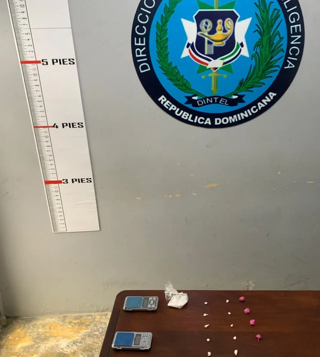 PN ocupa presuntas drogas, dos balanzas y motocicleta reportada como robada en Valverde