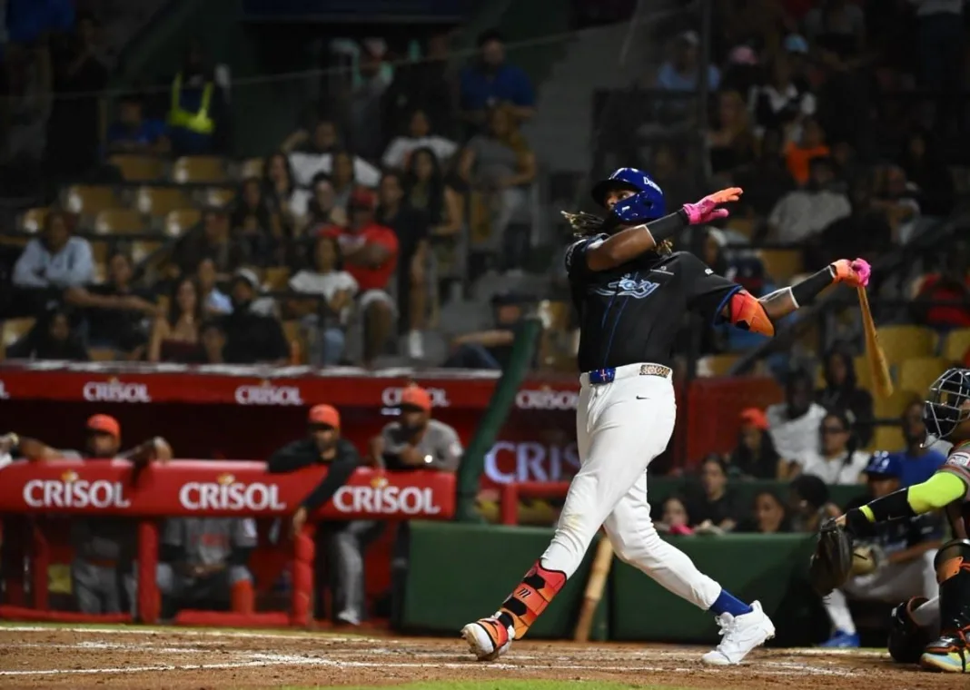 ¡Poder azul! Florial y Alcántara sacan la pelota y Licey derrota a los Toros