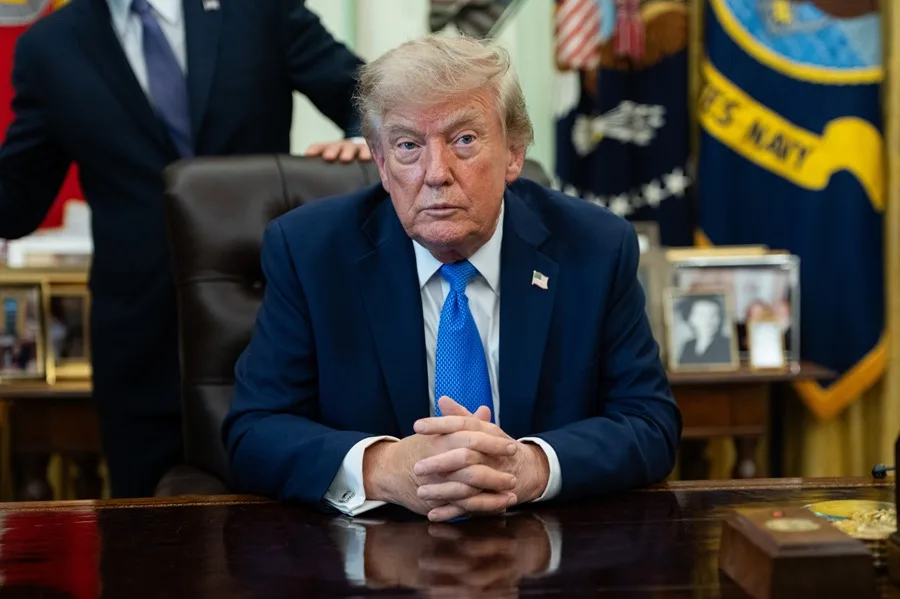 Trump pide excluir a candidata demócrata al Senado por Alaska por supuesto fraude