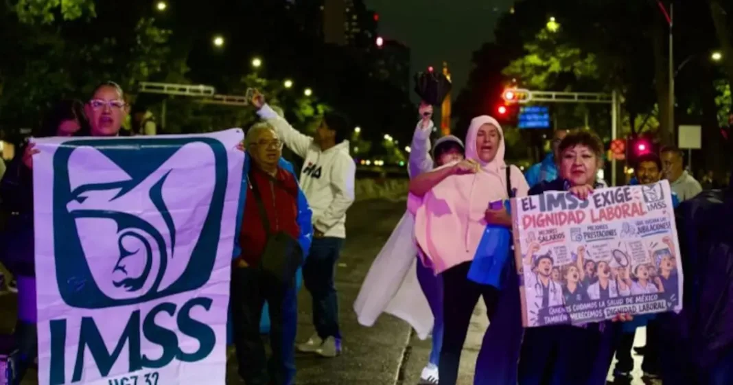 Trabajadores del IMSS inician votación salarial y exigen un conteo público, presencial y boleta por boleta en las 670 casillas