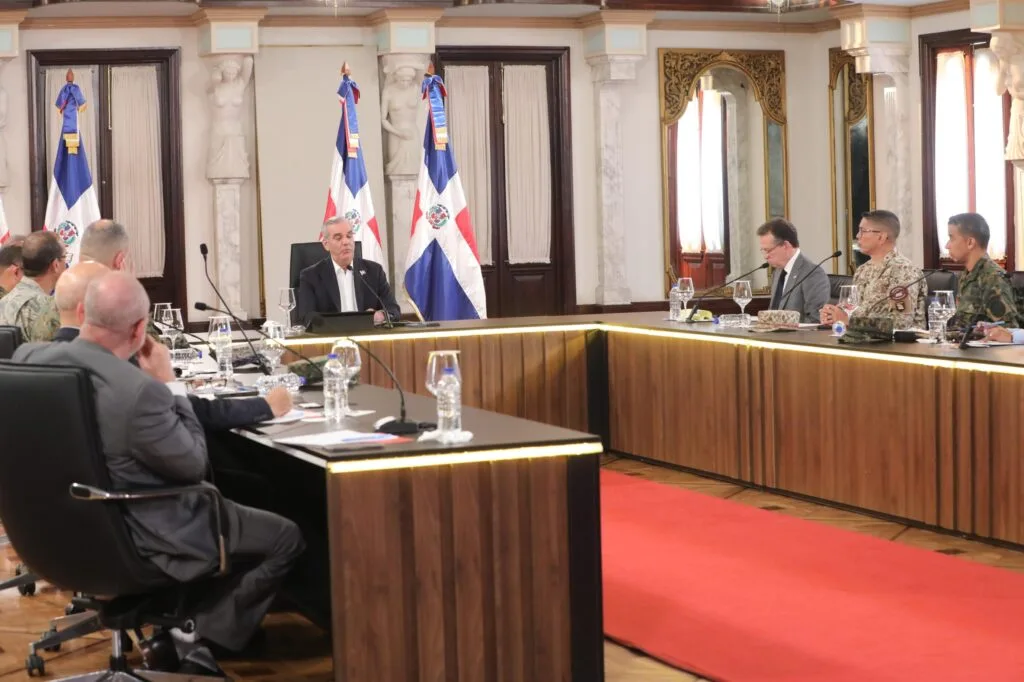 Abinader respalda a Bukele por secuestro de militares en Haití