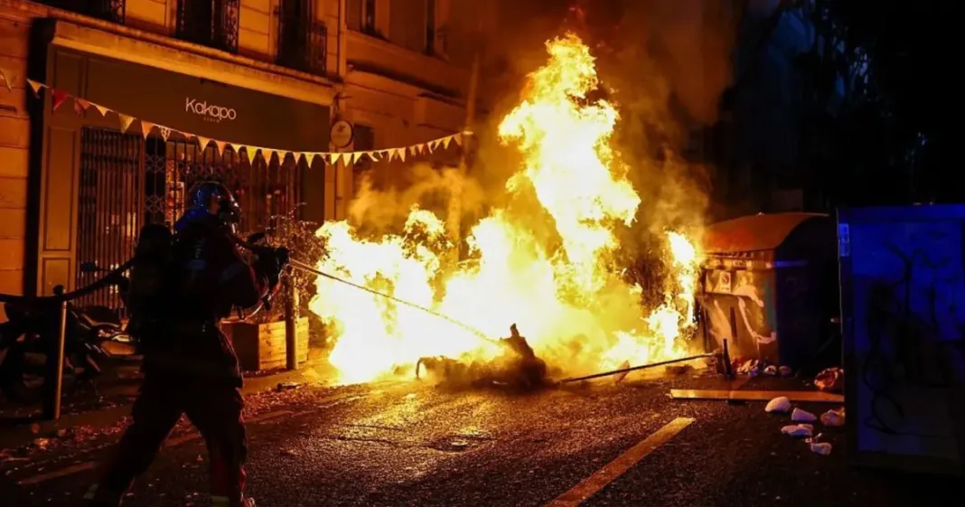 Almost 1,000 arrested as clashes follow another day of mass protests across France