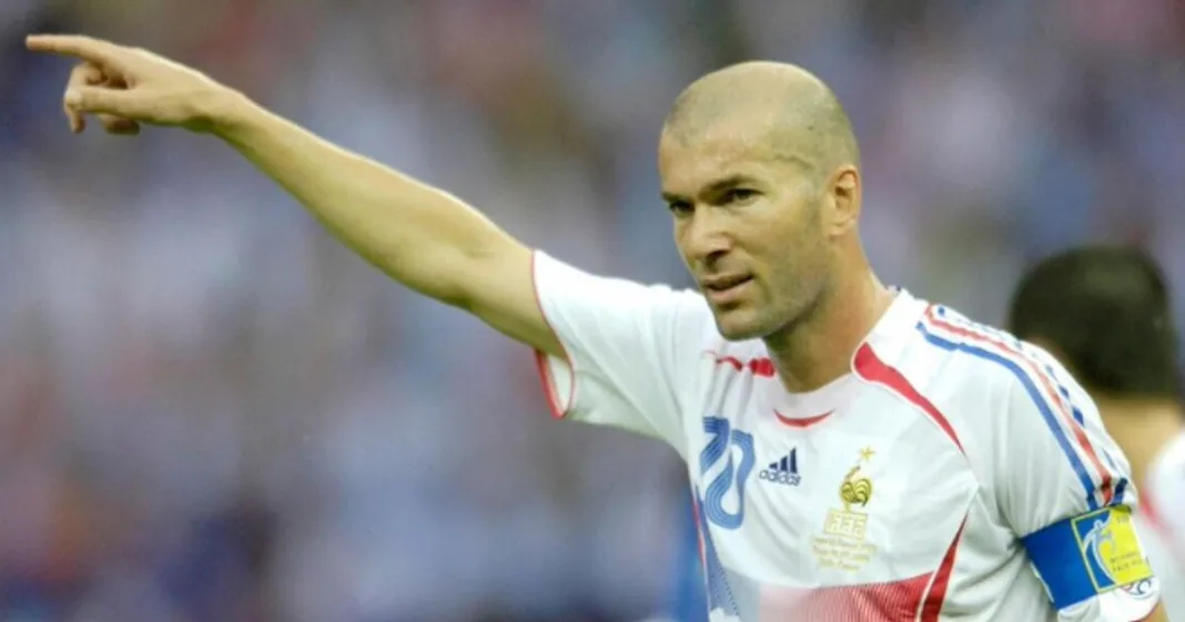 Tricoul lui Zidane din finala Cupei Mondiale din 2006, scos la licitație după două decenii. Cât costă piesa de colecție