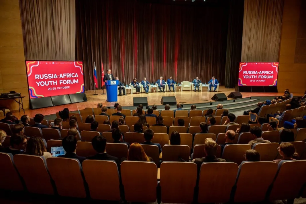 Minisitiri w’Intebe yagaragaje uko urubyiruko rwasannye u Rwanda