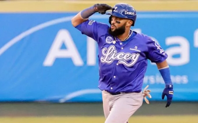 Emilio Bonifacio se convierte en el octavo jugador en alcanzar los 500 hits con los Tigres del Licey