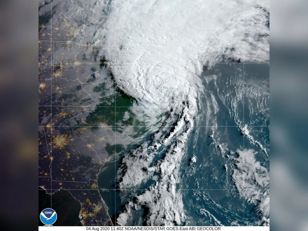 Iceland hit by record-breaking extratropical cyclone with hurricane-force winds