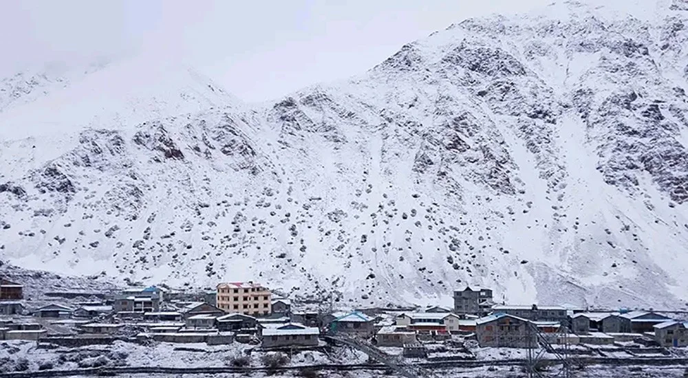 हिल्सा नाकामा हिमपात
हुम्ला,कार्तिक १४ रासस: शुक्रबार साँझबाट परेकाे अविरल वर्षासँगै हिमपातपछि शनिबार बिहान सेताम्मे हिल्सा नाका  । तस्बिर कालीबहादुर थापा रासस
