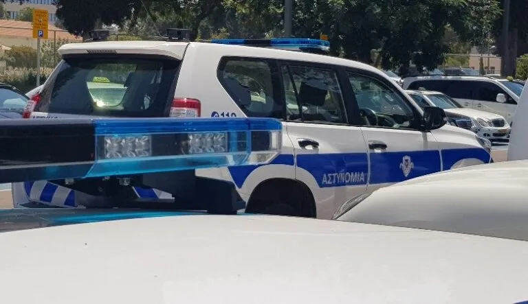 Εξαφανίστηκαν δύο κοπέλες, η μία ανήλικη – Μήπως τις έχετε δει; (εικόνες)