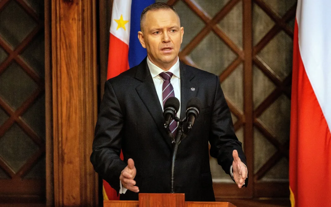 Karol Nawrocki przerywa lot do Senegalu. „W takim momencie prezydent musi być w Polsce”