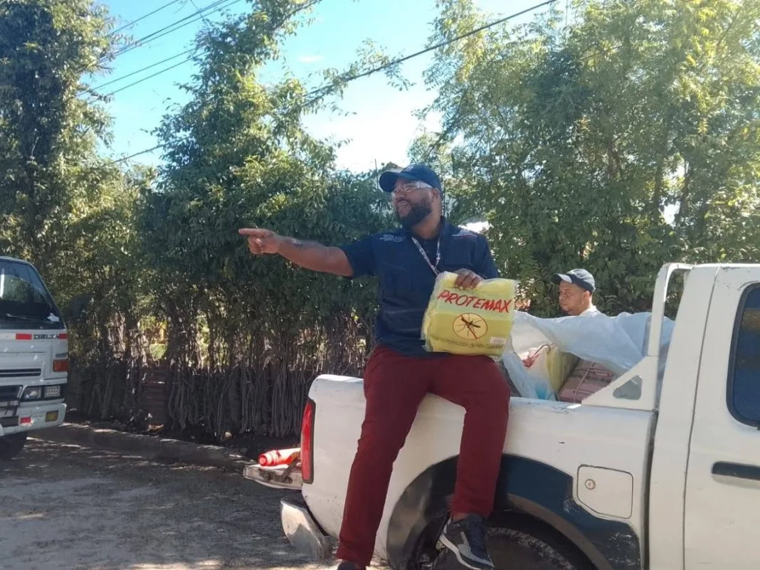 Salud Pública ejecuta acciones preventivas ante lluvias en la zona cañera de Bahoruco