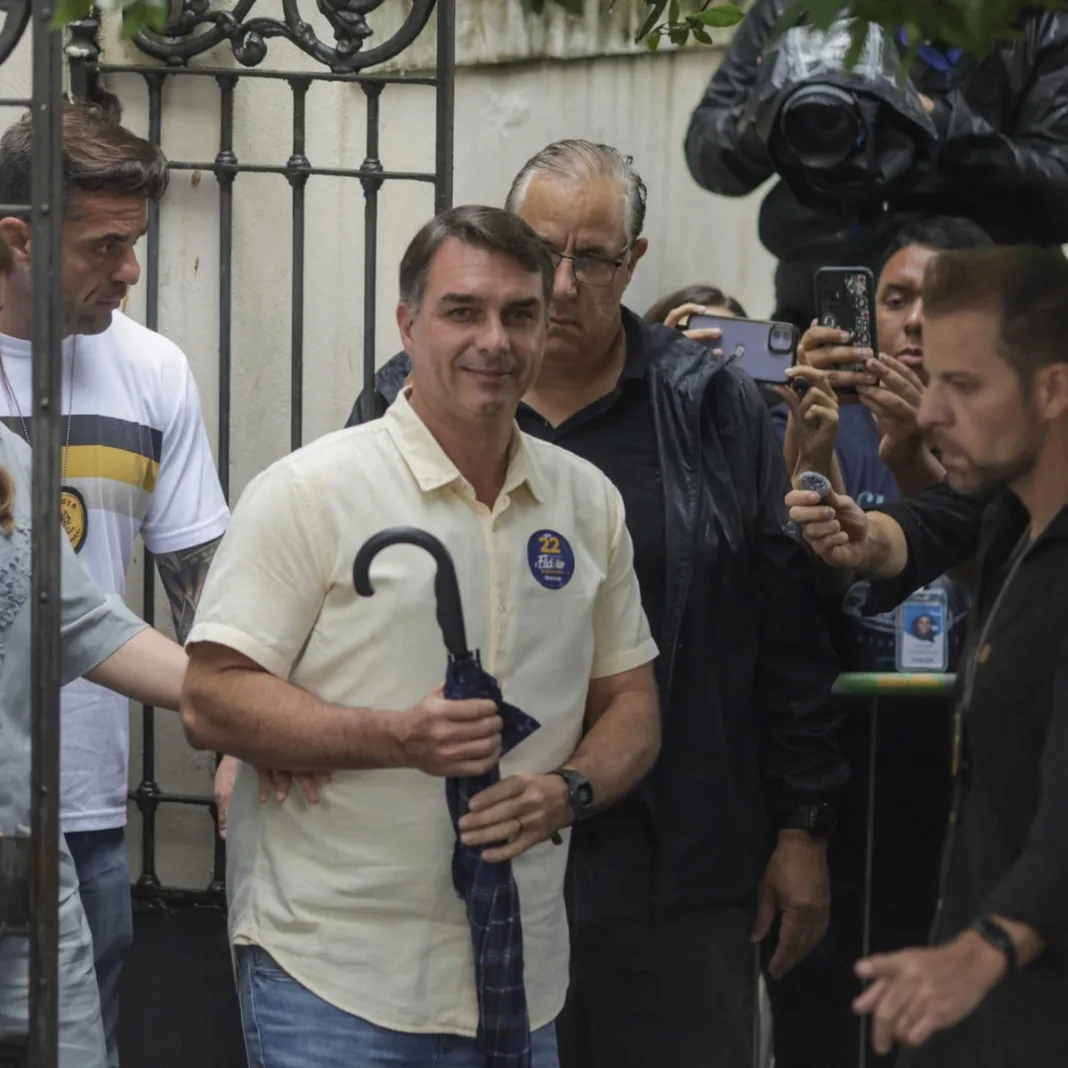 Bolsonaro vota en la segunda vuelta de las elecciones presidenciales de Brasil