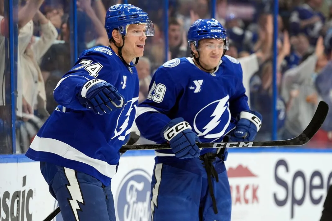 Holmberg med fire målpoeng da Tampa Bay slo Winnipeg