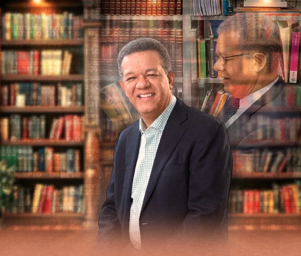 Leonel Fernández organiza personalmente los libros de su biblioteca en Funglode