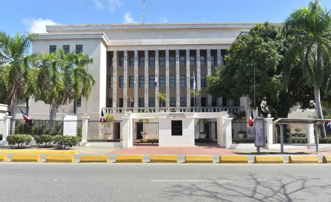 Minerd reporta 99.29 % de pagos retroactivos a docentes que califican tras ser evaluados