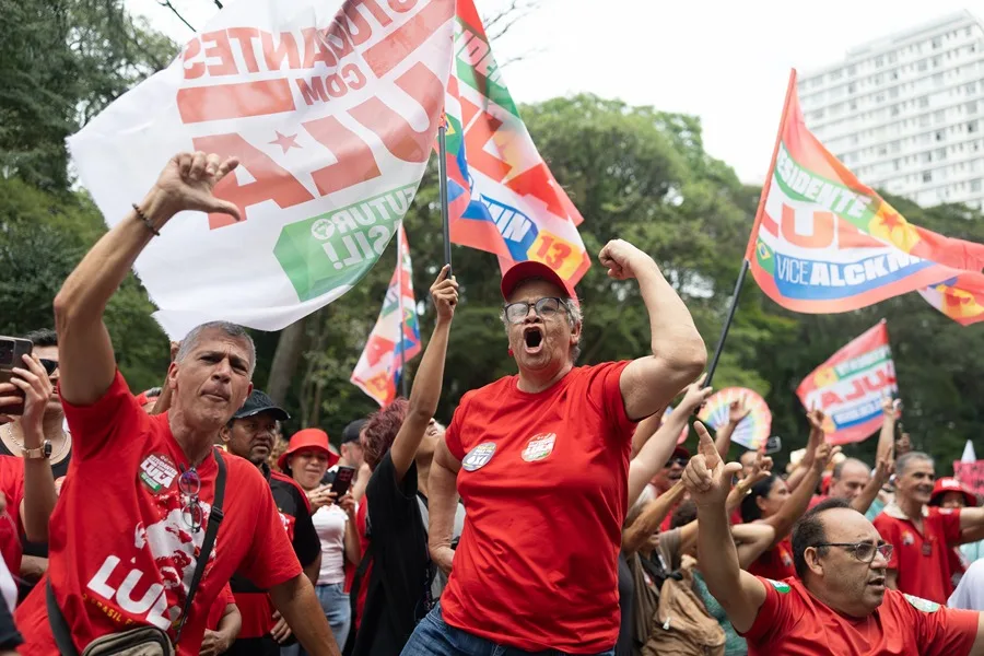 La izquierda brasileña sale a las calles para impulsar la remontada de izquierda