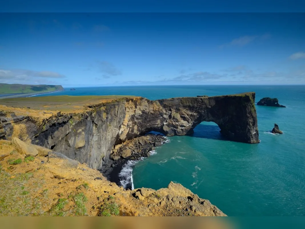 Yellow weather warning issued for South Iceland as gales and rain approach