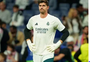 Real Madrid humbet portierin Courtois për “klasiken” me Barcelonën