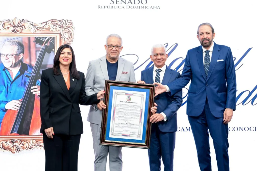 Senado reconoce a Manuel Tejada y Elsa Núñez por sus aportes al arte dominicano