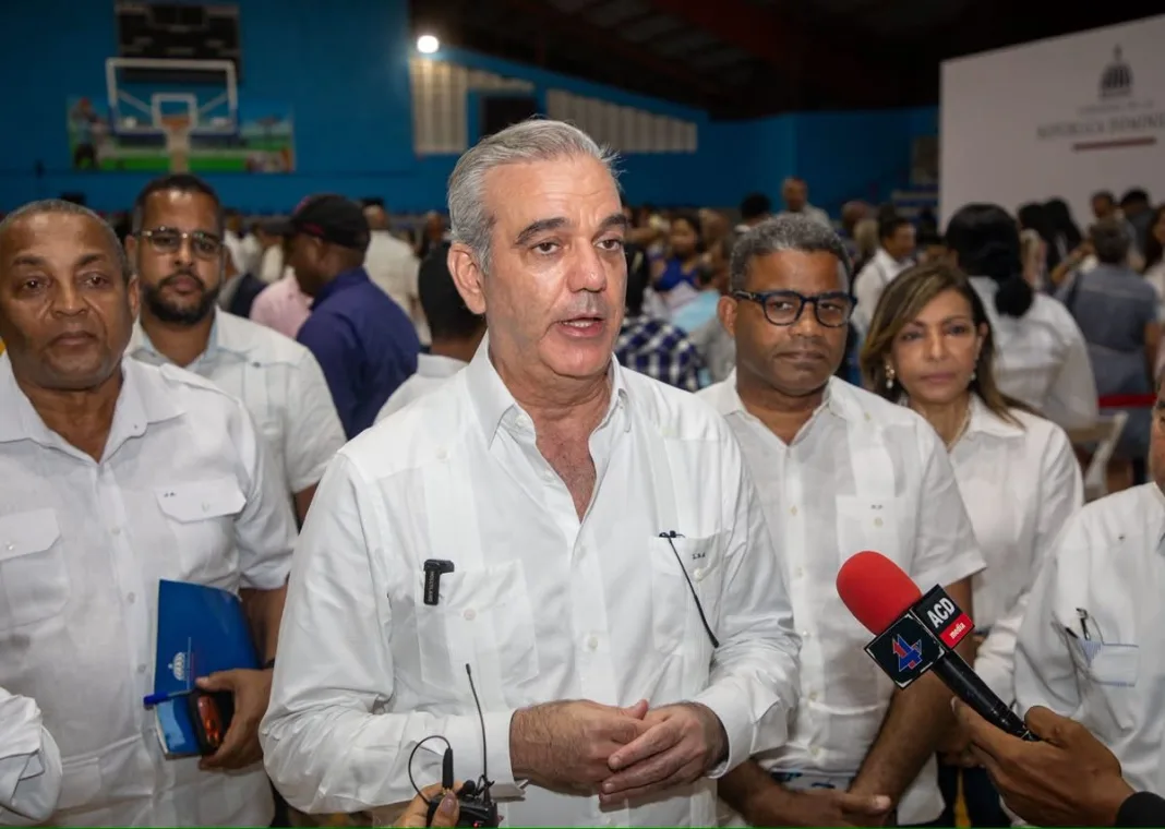 “Nosotros los trataremos como son, como terroristas”, advierte Abinader a las bandas haitianas
