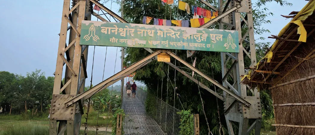 झोलुङ्गे पुल मर्मत नहुँदा जोखिम बढ्दै