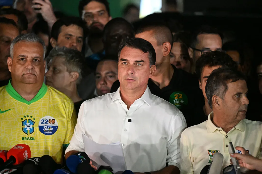 Megtiltották Bolsonaro számára az ország elhagyását