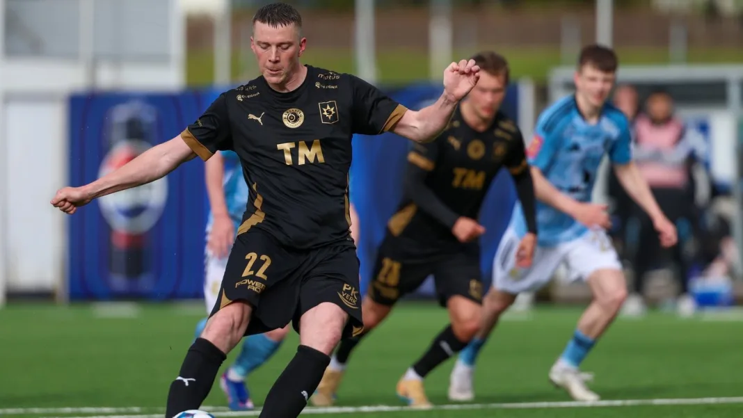 Emil Atla­son á leið í Fram