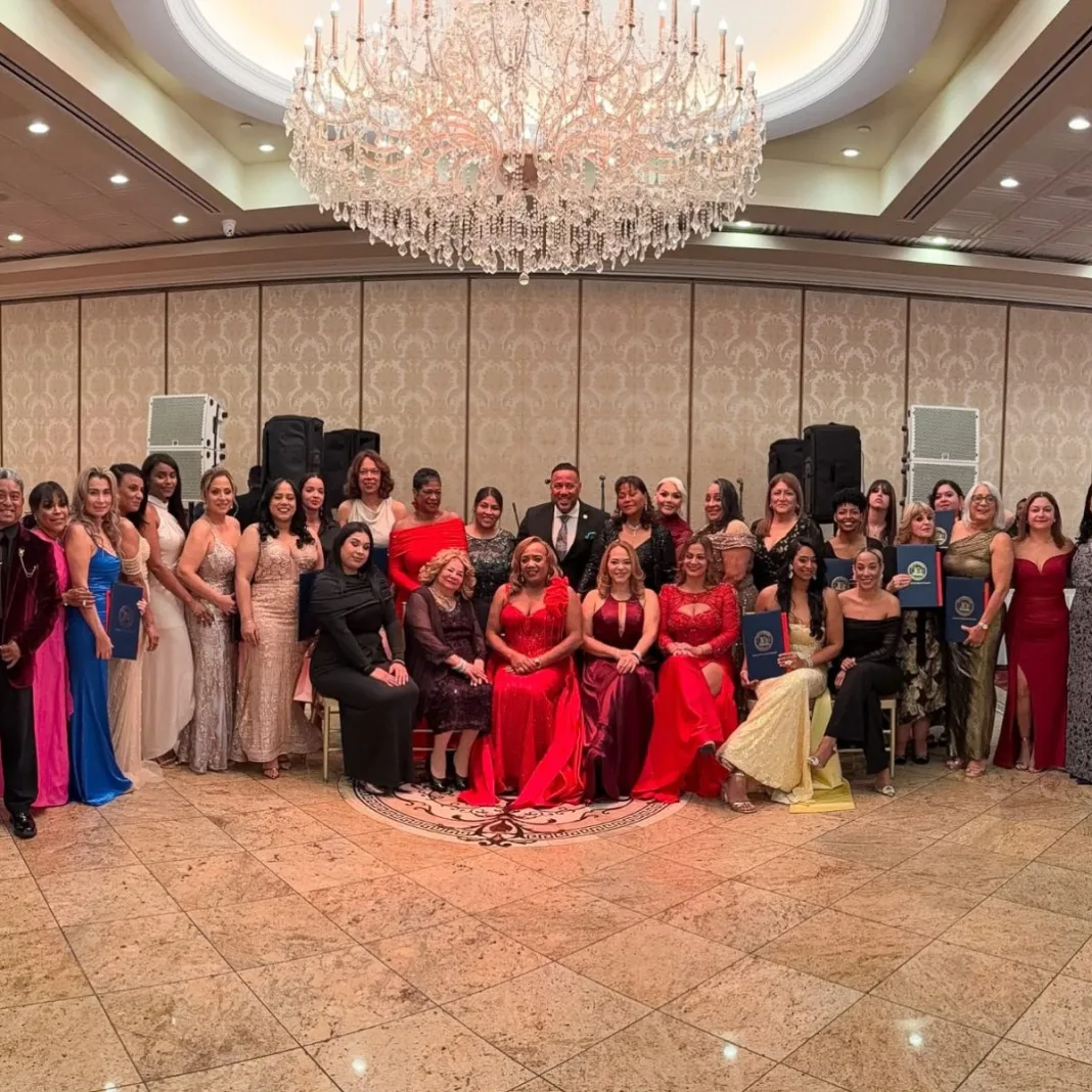 Gala Pro Fondo 2026 reconoce a 25 mujeres líderes y entrega becas a tres jóvenes latinas en Nueva Jersey