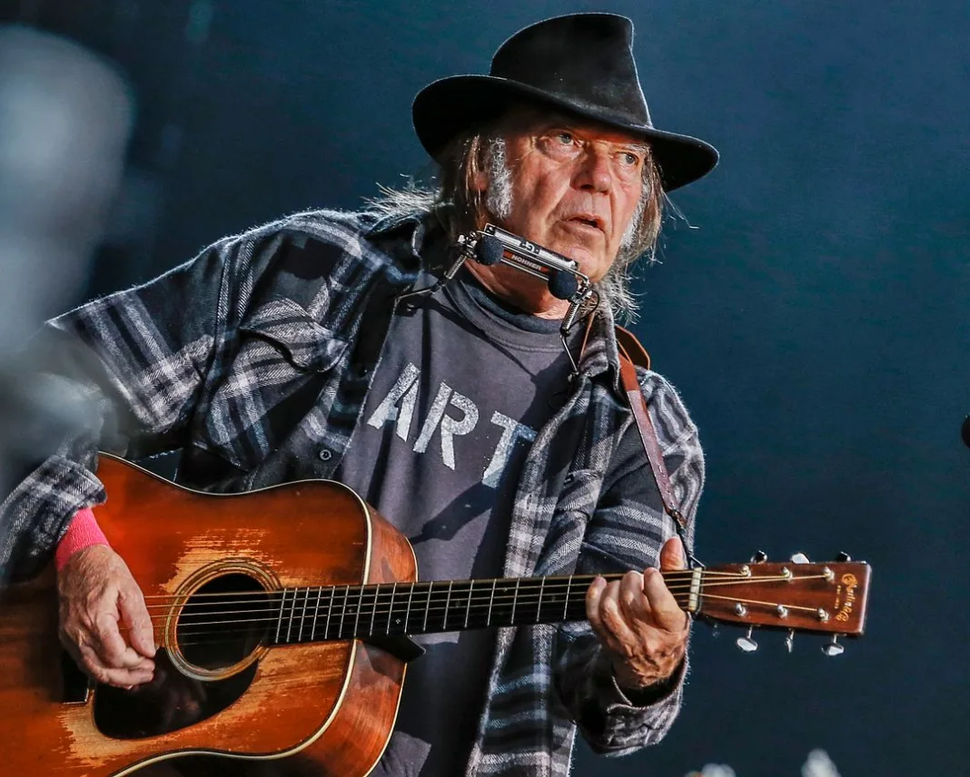 Neil Young saksøker Trump-organisasjon for 93 millioner kroner