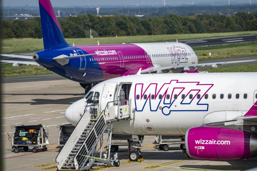 „Wizz Air“ lėktuve – nerimą keliantis incidentas: pilotas prarado sąmonę