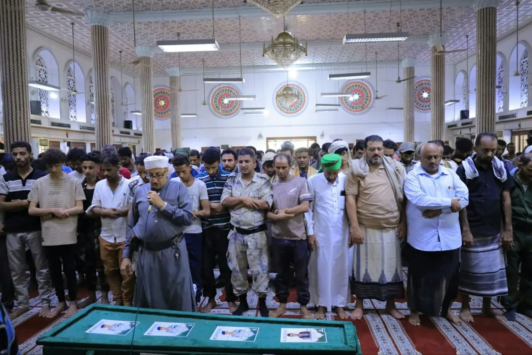 تشييع جثمان الشهيد يحيى البرعي في الحديدة