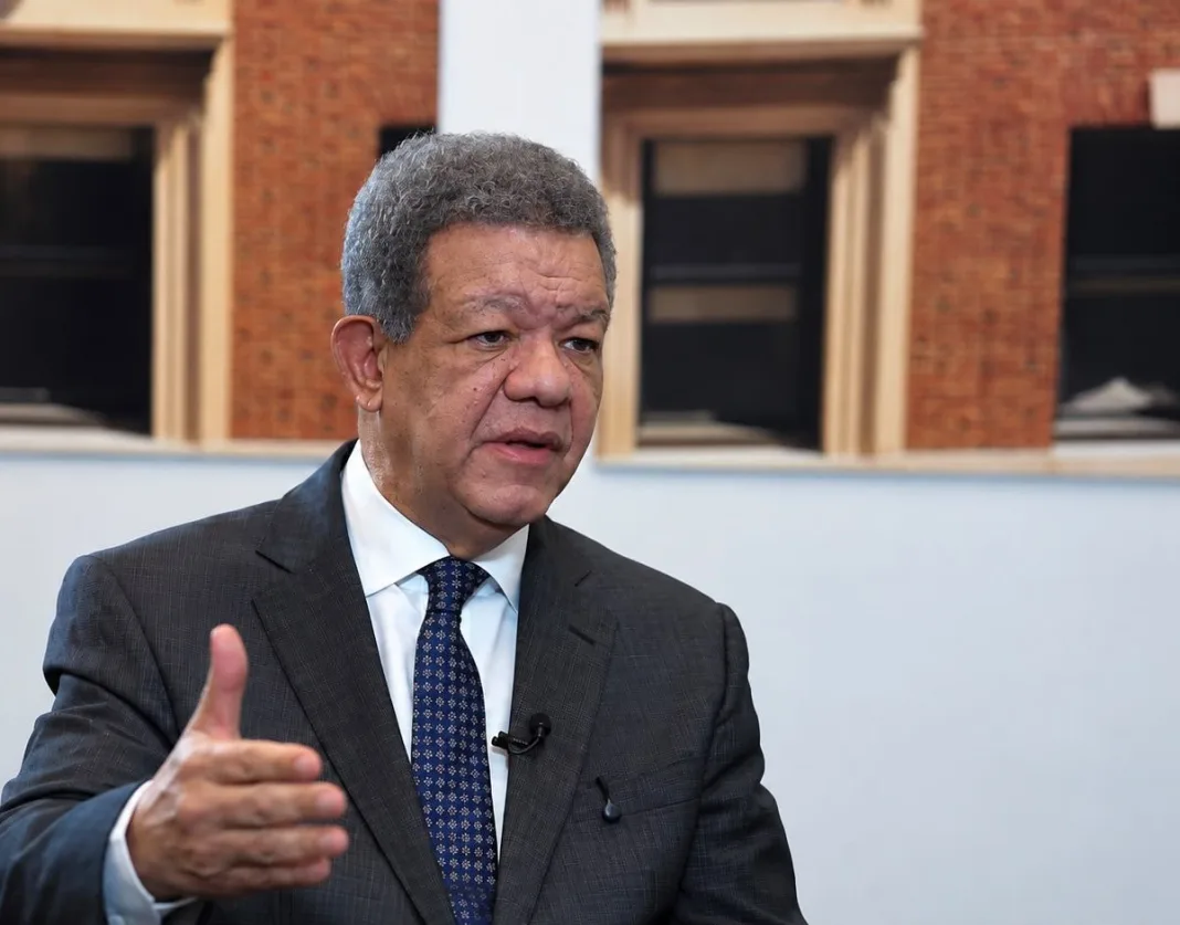 Leonel Fernández felicita a su «amigo» Lula por su triunfo en Brasil