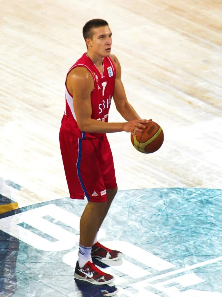 Natё e përzier për serbët në NBA: Hjustoni i Bogdanoviqit mposht San Antonion 114:110, Majami i Joviqit bie ndaj Detroitit