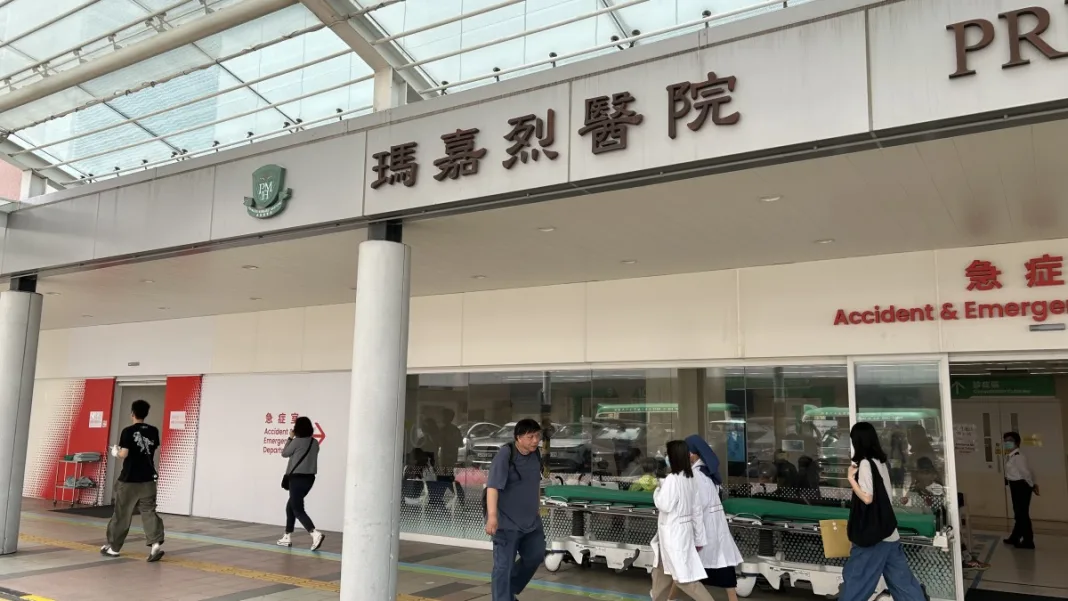 葵德街工廈廢紙公司 6旬男工壓縮紙皮 遭打包機切斷無名指一截