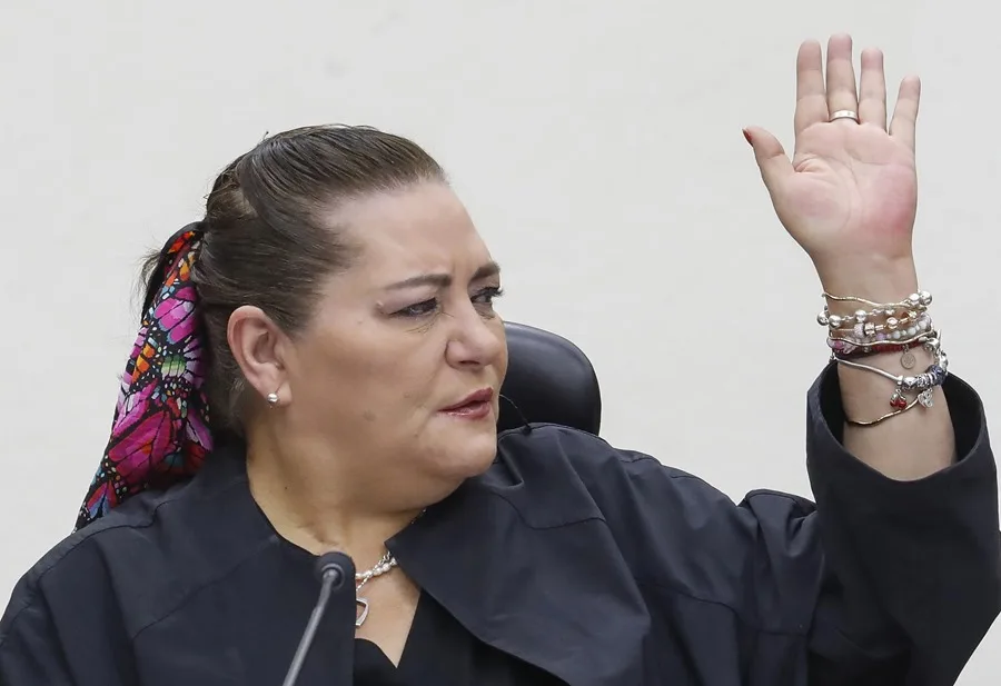 Presidenta del INE de México renunciará tras denuncias de corrupción