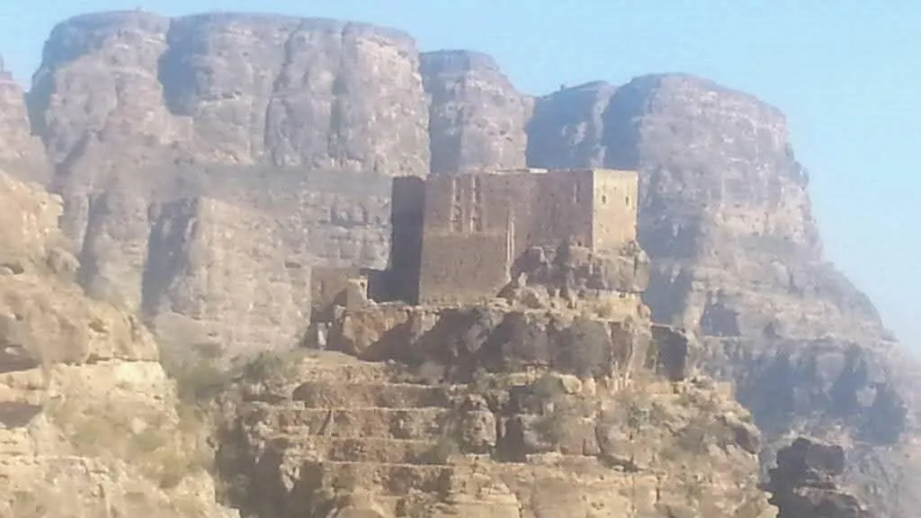 الحوثيون يوسّعون عدوانهم على تعز نحو لحج جنوباً