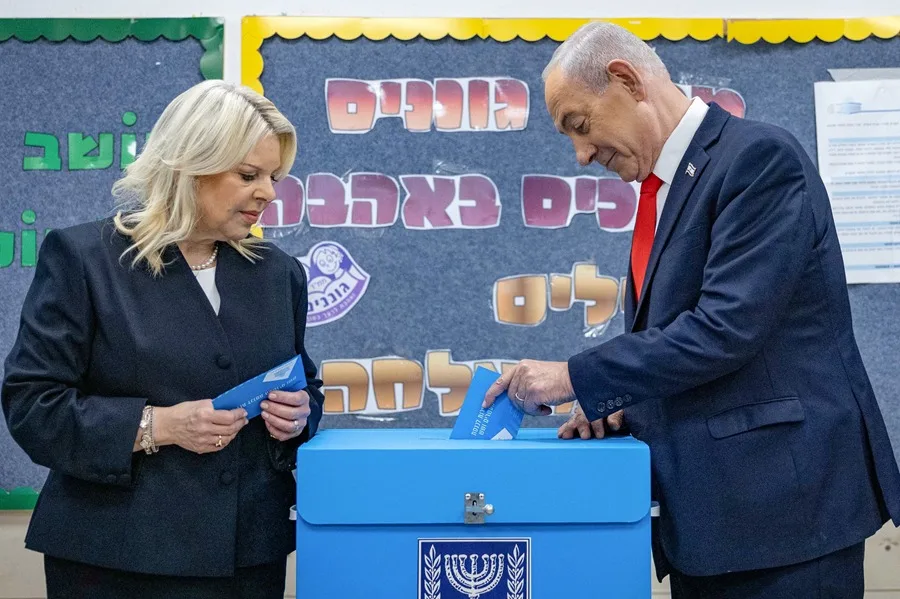 Netanyahu vota en Jerusalén y llama a israelíes a las urnas