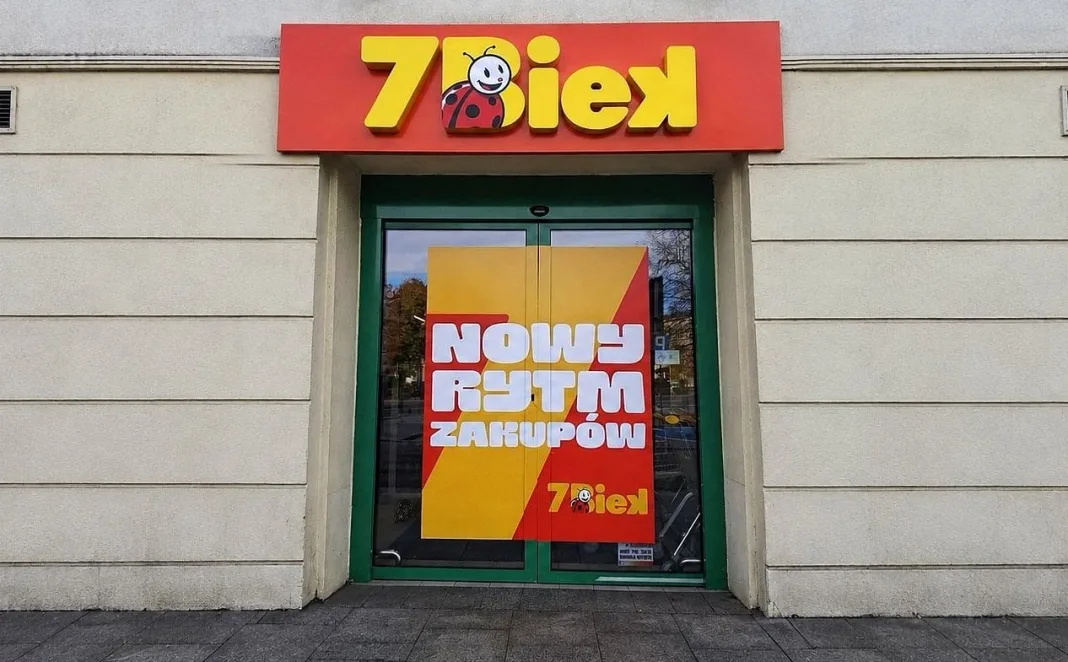Najbardziej rozpoznawalne logo w Polsce zniknęło. Biedronka zaprezentowała nowy sklep