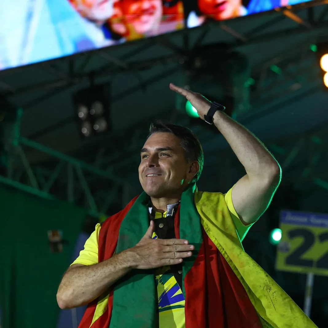 Bolsonaro se compromete a no intentar la reelección y niega ofrecerle cargos a su familia